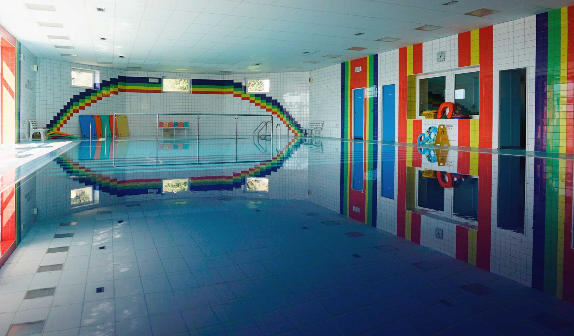 Sporting and rehabilitation center with swimming pool and a fitness centre